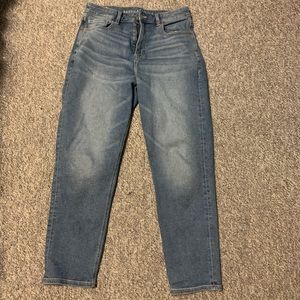 American Eagle Mom Jean